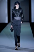 desfile-giorgioarmani-milaoverao2011rtw-102