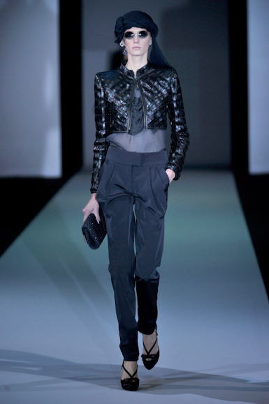 desfile-giorgioarmani-milaoverao2011rtw-102