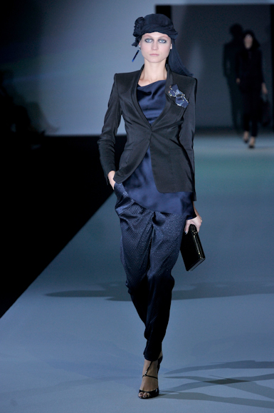 desfile-giorgioarmani-milaoverao2011rtw-106