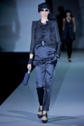 desfile-giorgioarmani-milaoverao2011rtw-108