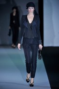 desfile-giorgioarmani-milaoverao2011rtw-110