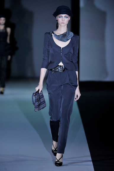 desfile-giorgioarmani-milaoverao2011rtw-115