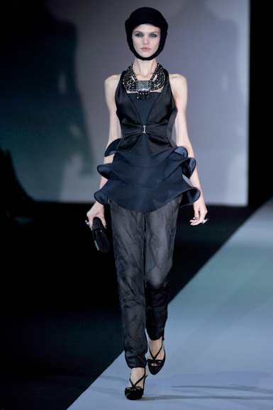 desfile-giorgioarmani-milaoverao2011rtw-116