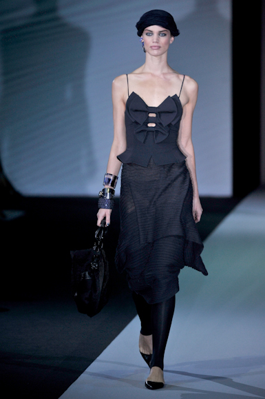 desfile-giorgioarmani-milaoverao2011rtw-119