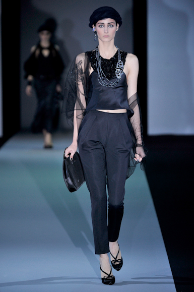 desfile-giorgioarmani-milaoverao2011rtw-120