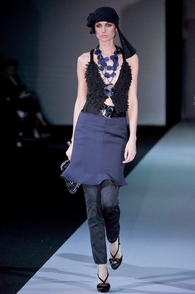 desfile-giorgioarmani-milaoverao2011rtw-123