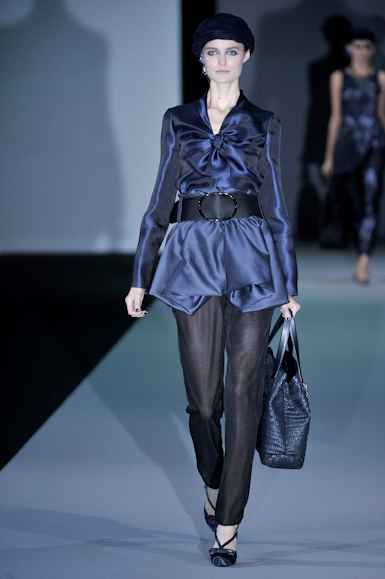 desfile-giorgioarmani-milaoverao2011rtw-125