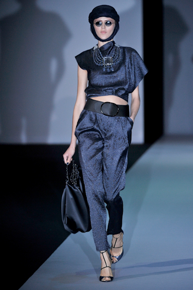 desfile-giorgioarmani-milaoverao2011rtw-127