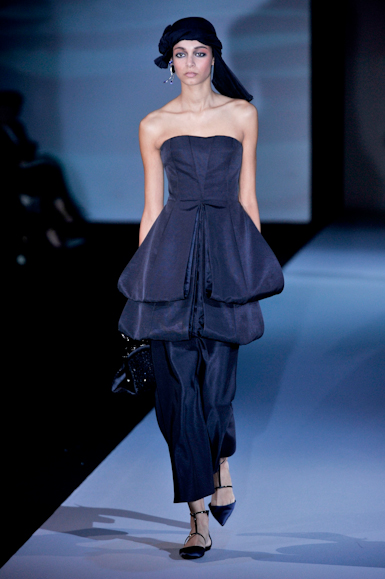 desfile-giorgioarmani-milaoverao2011rtw-136
