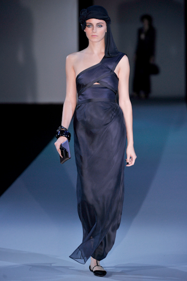 desfile-giorgioarmani-milaoverao2011rtw-143
