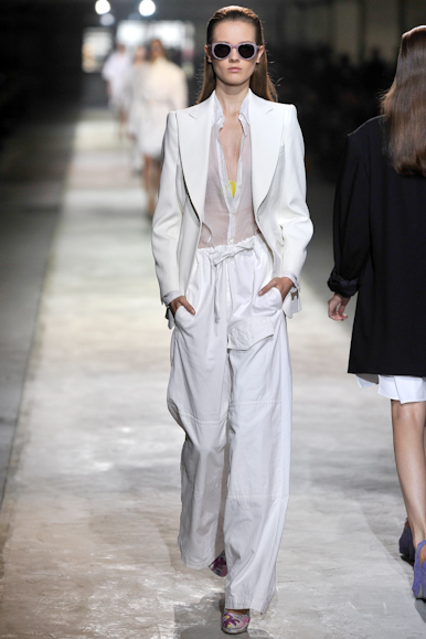 desfile-driesvannoten-parisverao2011rtw-101