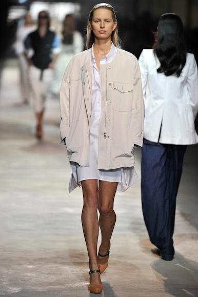 desfile-driesvannoten-parisverao2011rtw-107