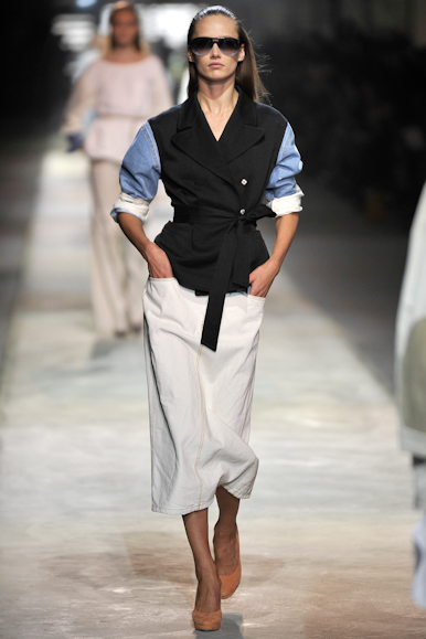 desfile-driesvannoten-parisverao2011rtw-108