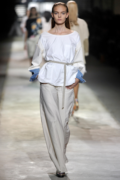 desfile-driesvannoten-parisverao2011rtw-109