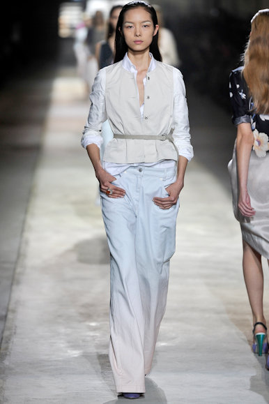 desfile-driesvannoten-parisverao2011rtw-111