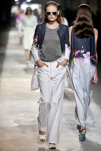 desfile-driesvannoten-parisverao2011rtw-113