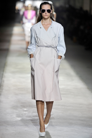 desfile-driesvannoten-parisverao2011rtw-114