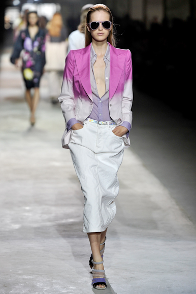 desfile-driesvannoten-parisverao2011rtw-115