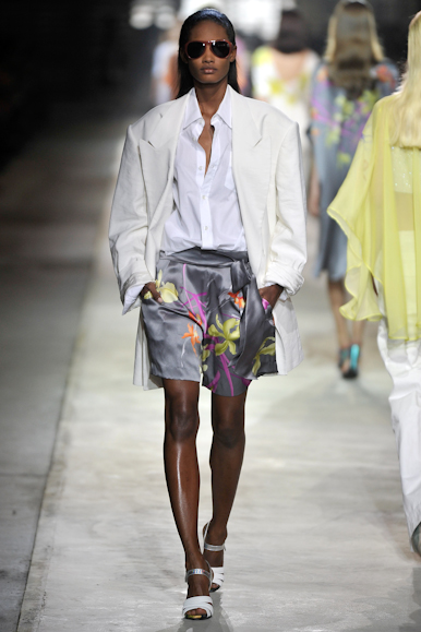 desfile-driesvannoten-parisverao2011rtw-122