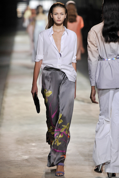 desfile-driesvannoten-parisverao2011rtw-125