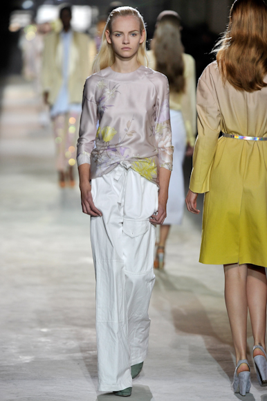 desfile-driesvannoten-parisverao2011rtw-132