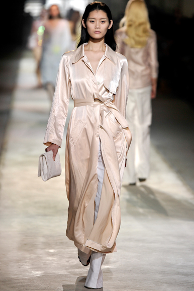 desfile-driesvannoten-parisverao2011rtw-134