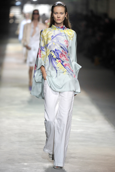 desfile-driesvannoten-parisverao2011rtw-138