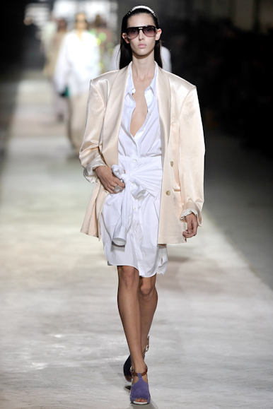 desfile-driesvannoten-parisverao2011rtw-139