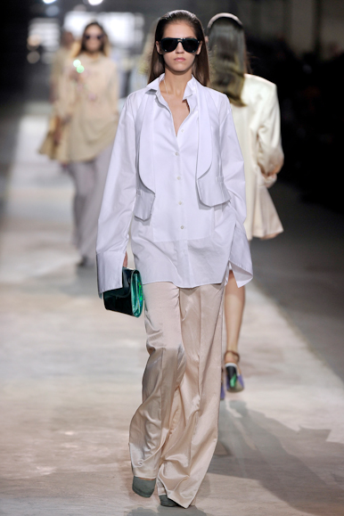 desfile-driesvannoten-parisverao2011rtw-140