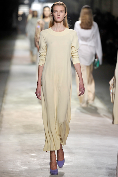 desfile-driesvannoten-parisverao2011rtw-142