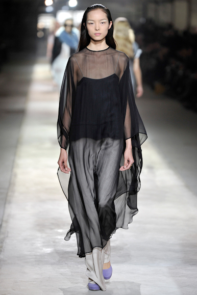 desfile-driesvannoten-parisverao2011rtw-151