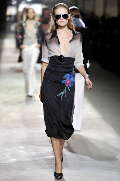 desfile-driesvannoten-parisverao2011rtw-153