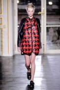 desfile-balenciaga-parisverao2011rtw-100