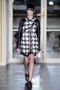 desfile-balenciaga-parisverao2011rtw-101