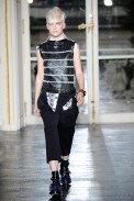 desfile-balenciaga-parisverao2011rtw-113
