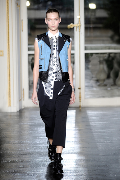desfile-balenciaga-parisverao2011rtw-114