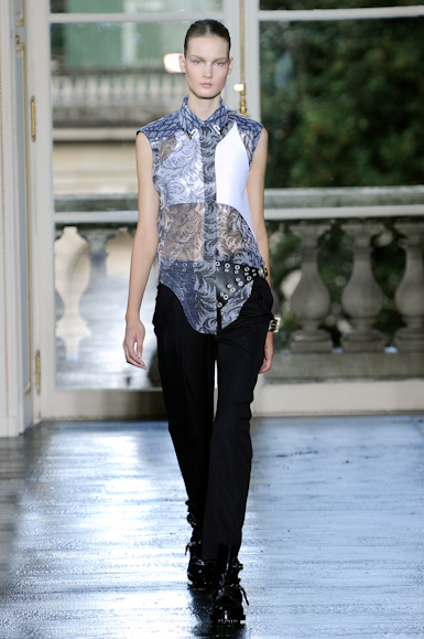 desfile-balenciaga-parisverao2011rtw-133