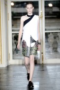 desfile-balenciaga-parisverao2011rtw-135