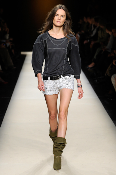 desfile-isabelmarant-parisverao2011rtw-132