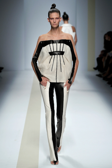 desfile-pedrolourenco-parisverao2011rtw-102