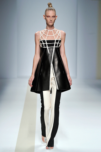 desfile-pedrolourenco-parisverao2011rtw-106