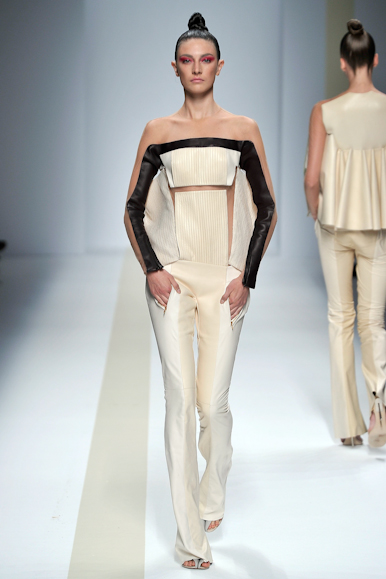 desfile-pedrolourenco-parisverao2011rtw-117