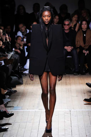 desfile-mmm-parisverao2011rtw-113