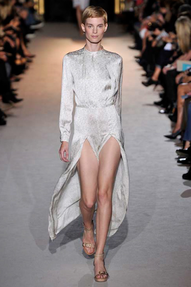 desfile-stellamc-parisverao2011rtw-120