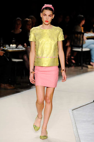 desfile-loewe-parisverao2011rtw-101