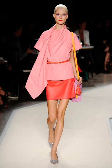 desfile-loewe-parisverao2011rtw-105