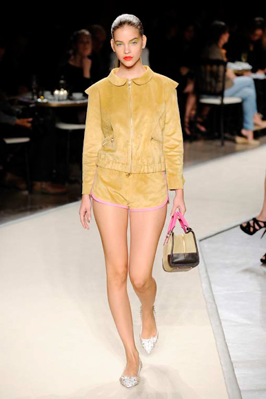 desfile-loewe-parisverao2011rtw-109