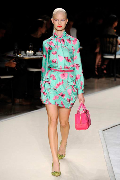 desfile-loewe-parisverao2011rtw-113