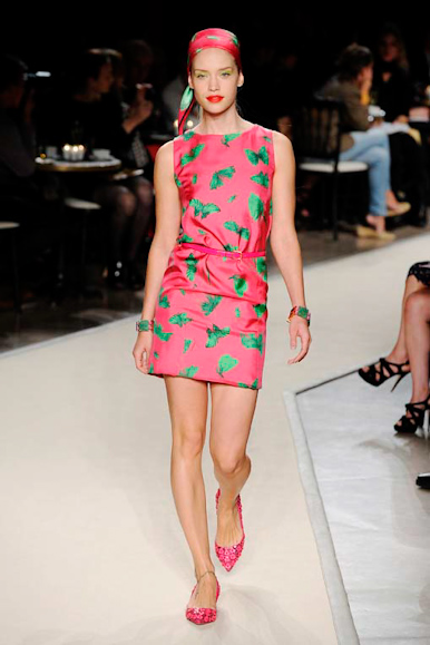 desfile-loewe-parisverao2011rtw-115