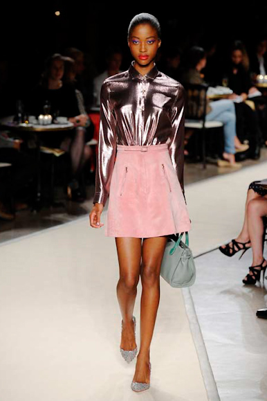desfile-loewe-parisverao2011rtw-122